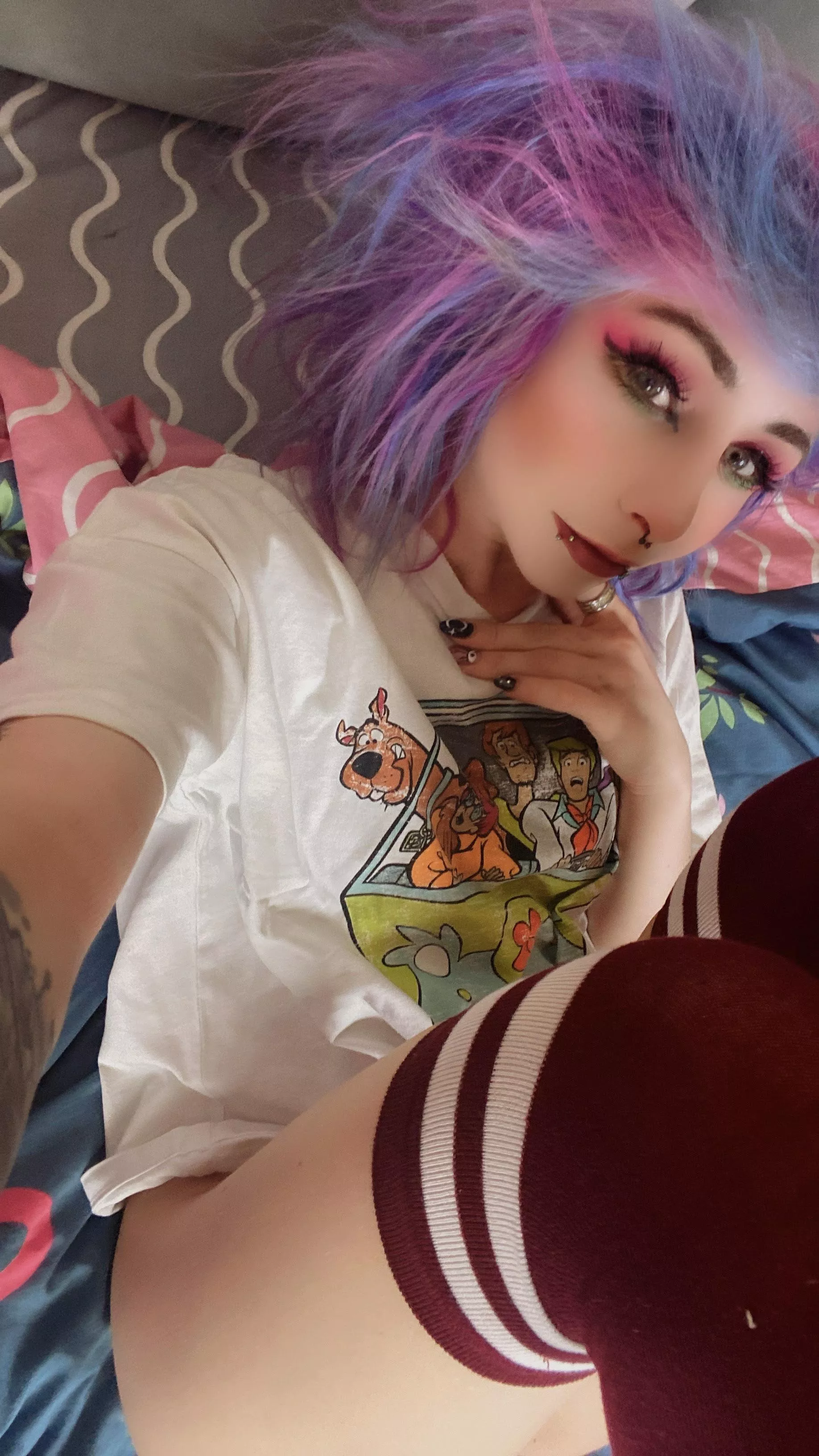 https://chaturbate.com/madelinexoxo666/ stream :3 come to me!