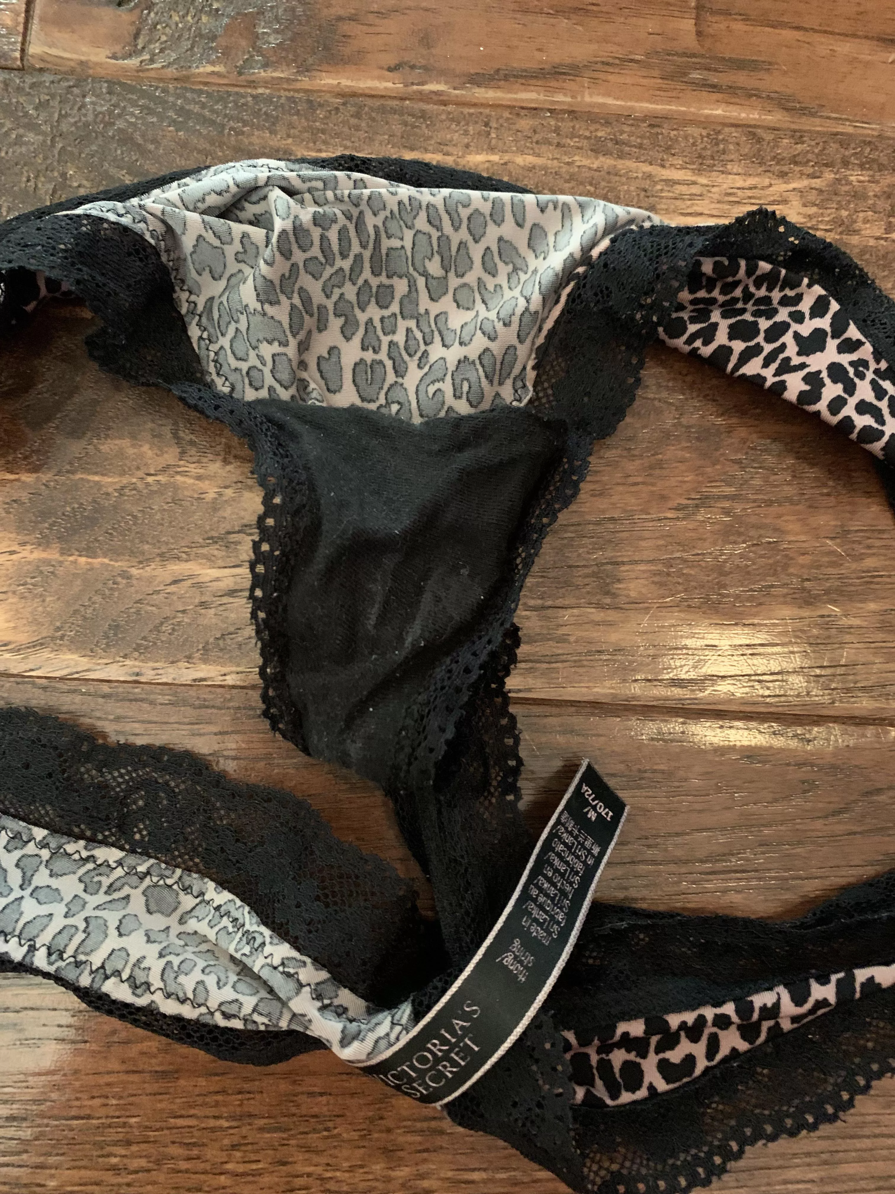 Hubby goes to work and I just get sooo horny… F30 Milf