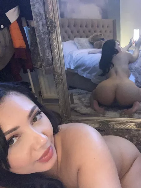 hug me from behind :) hug me from behind :)