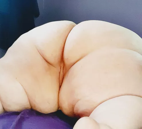 Huge ass and thighs Huge ass and thighs