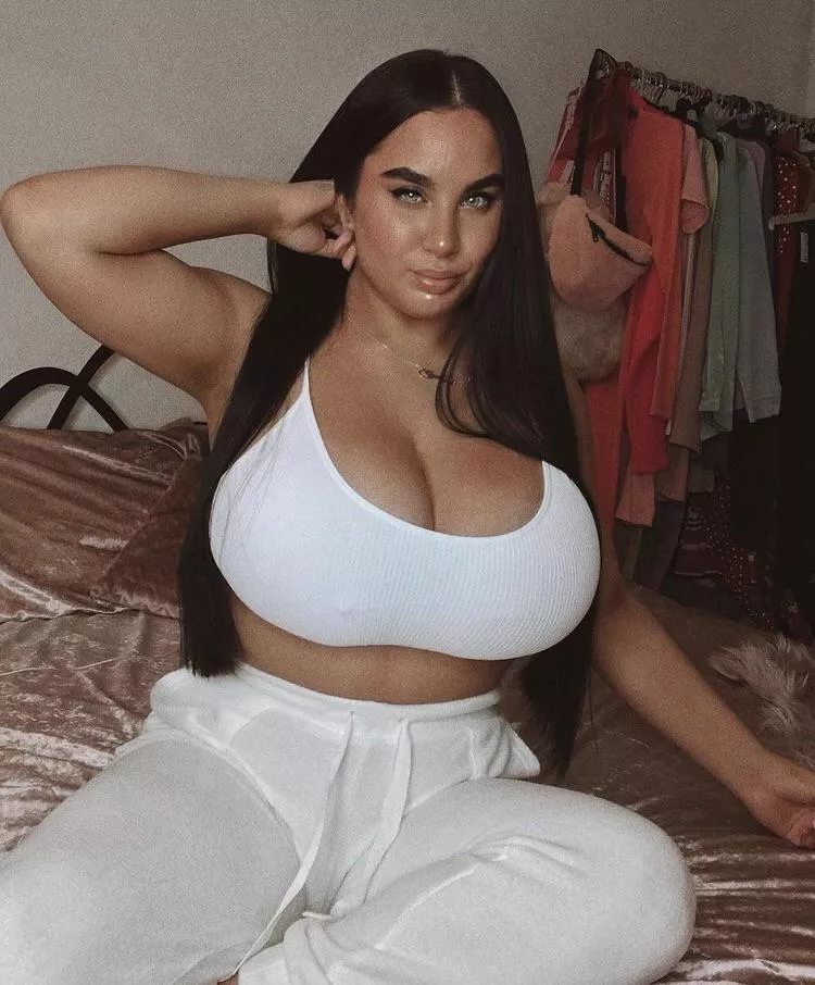 Huge tits Huge tits