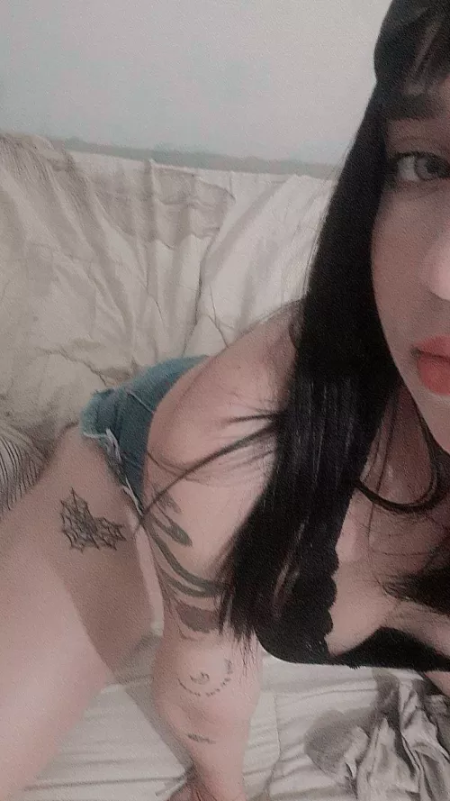 hurry up honey I'm waiting for you 🍑