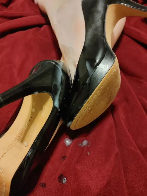 I always enjoy getting a fresh load of cum on my high heels