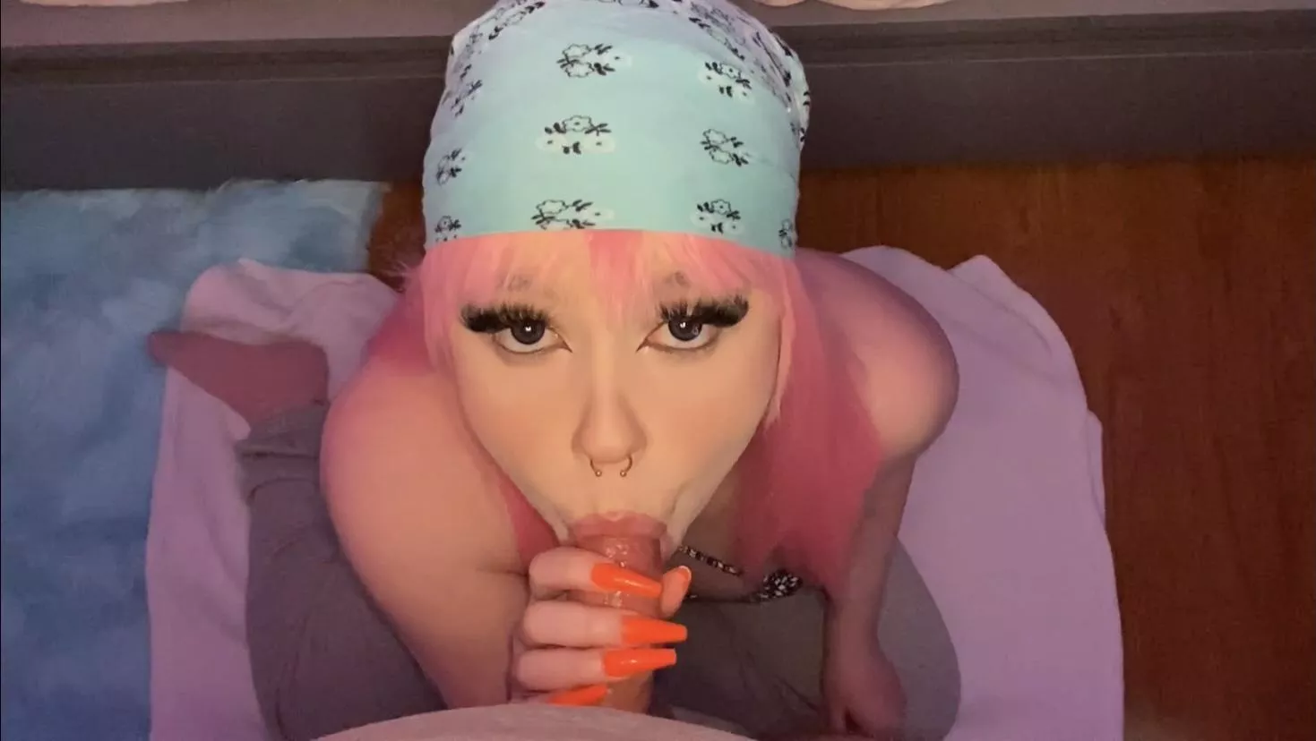 I always look into your eyes while I work for your cum I always look into your eyes while I work for your cum