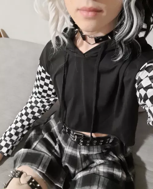 I am too beautiful to be a real girl I am too beautiful to be a real girl