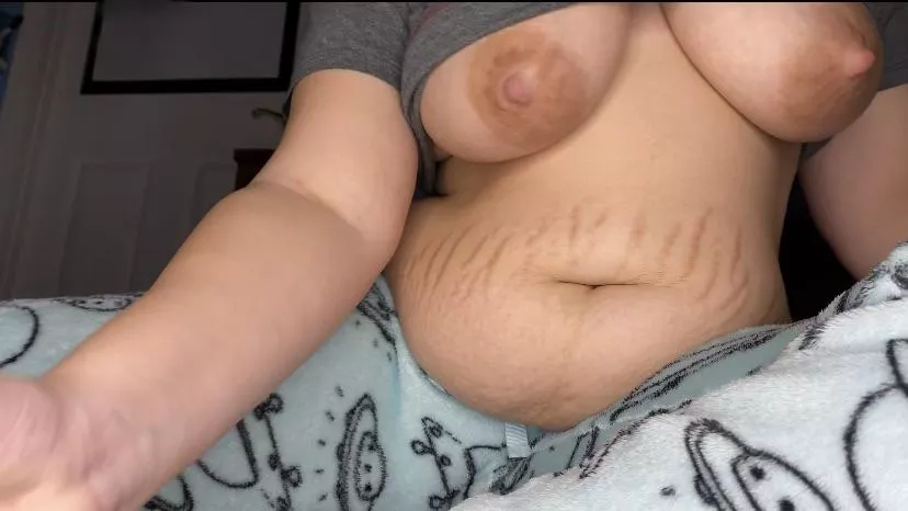 I ate everything in this house! Somebody feed me I’m so hungry😩