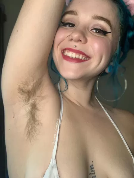 Super Hairy Women