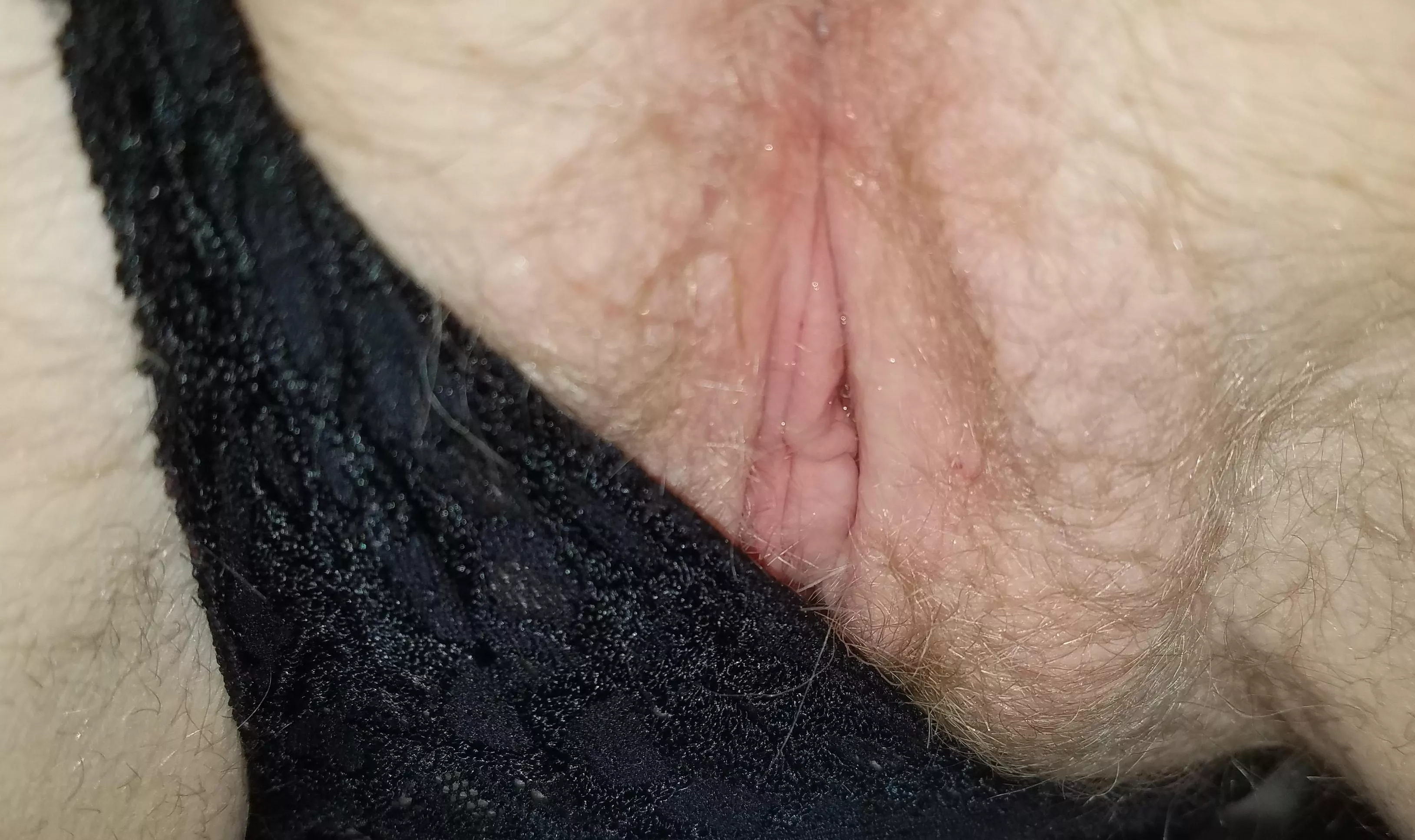 I bet your cock would just slide right in! [f]?