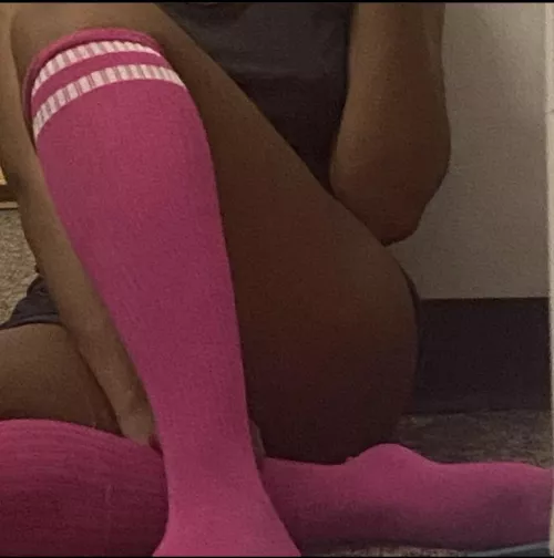 I bought my little girl some pink knee socks. Isn’t she cute?