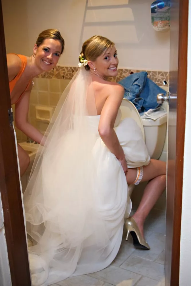 ♫ I can pee with a little help from my friend ♫ ♫ I can pee with a little help from my friend ♫