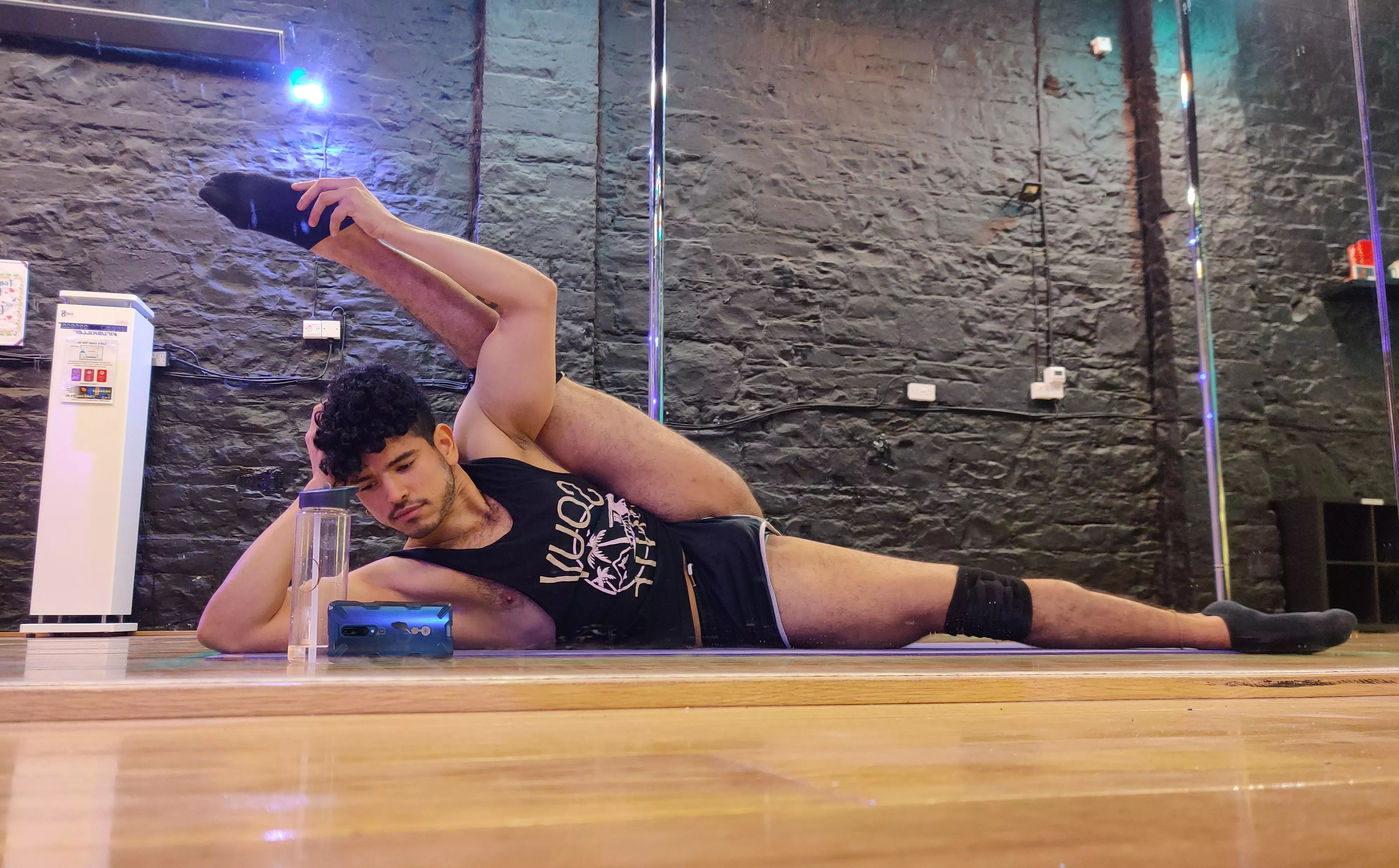 I can't believe I am able to do this now 😳. It is hard but, I try to keep pushing through with the flexibility!