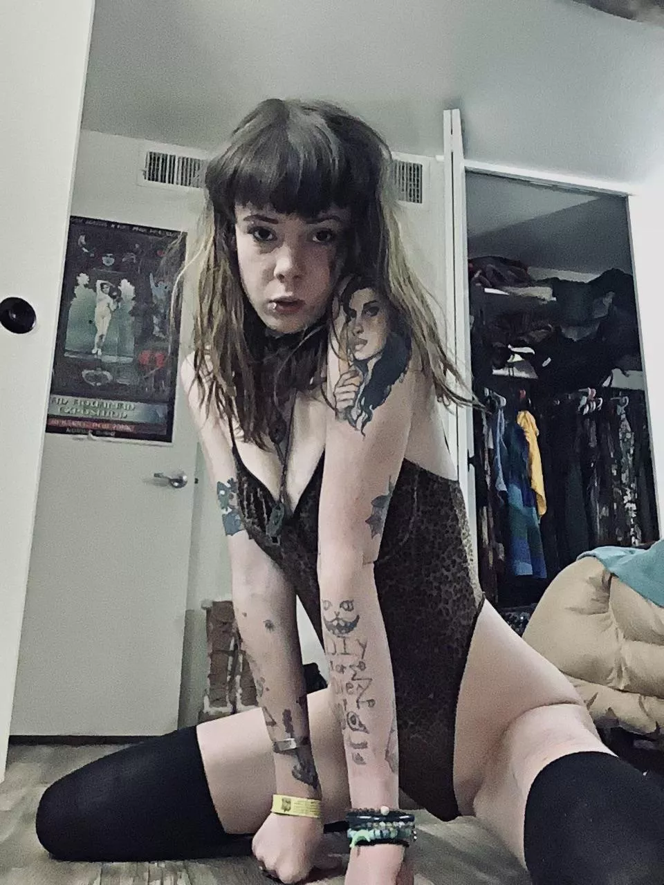 I can’t help it that you’re just not as good as me… we were born to fill different roles!! 😉 Now get down on your knees and do your duty, dog!🐕‍🦺😝💳 now dm or kik thewh0reofbabylon for details, and don’t forget your wallet!! 😼[