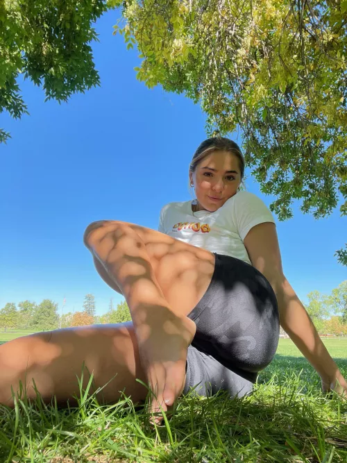 I command you to kiss my toes I command you to kiss my toes