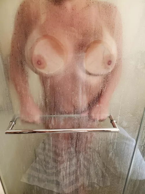 I could use and extra hand in here๐ฆ(f36)(oc)