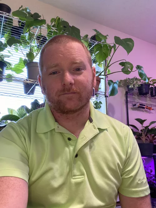 I decided to give myself a buzz cut. I decided to give myself a buzz cut.