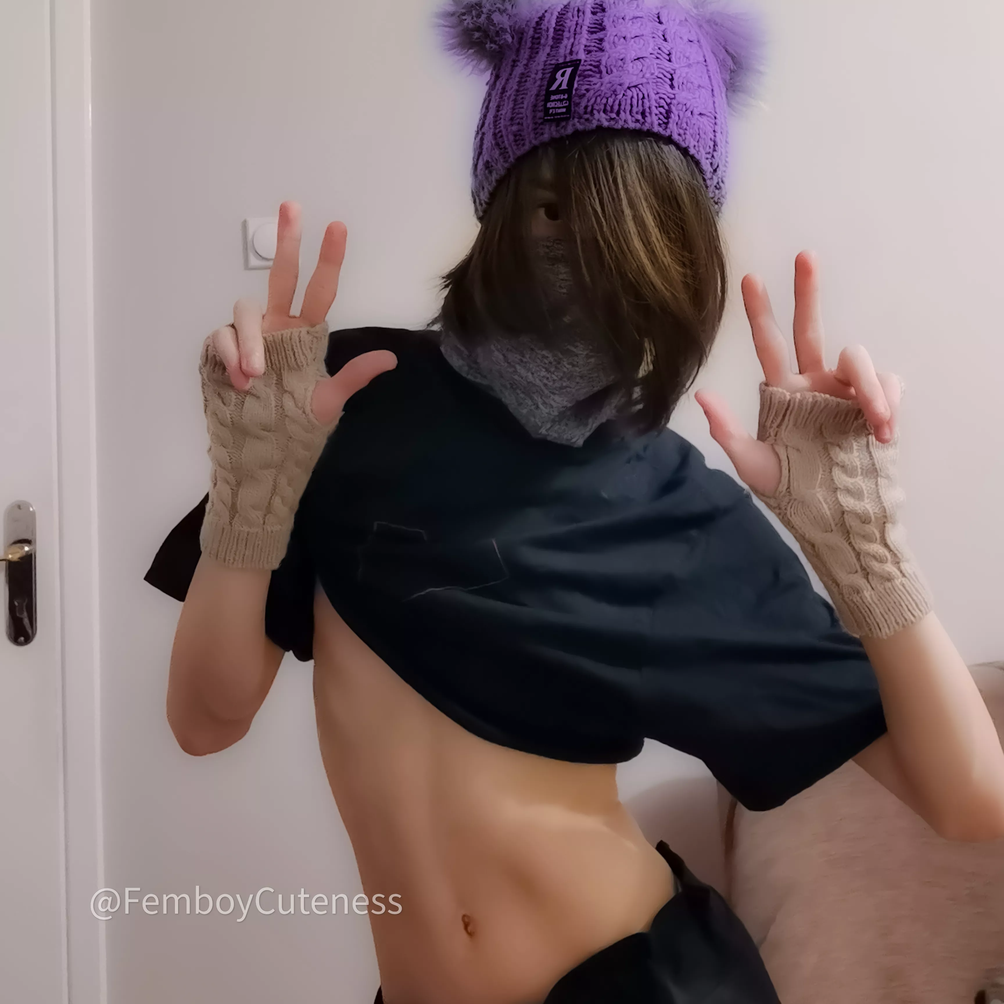 I desperately need a boyfriend or a fren 🥺, Can you help me maybe! 😳❤️💕