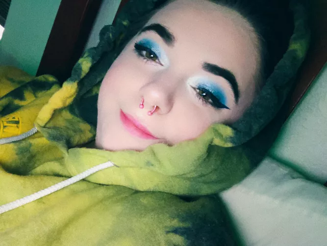 i did my makeups to go see the new spider man today :3!