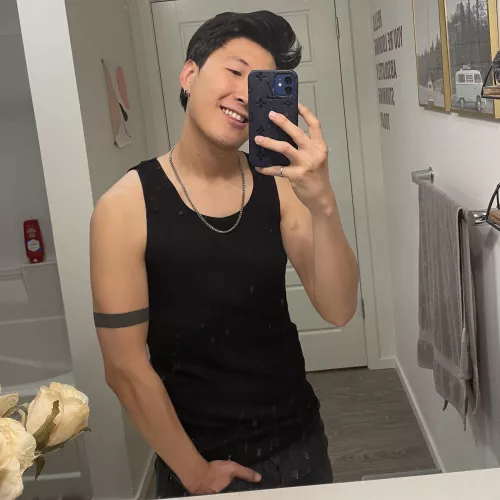 I didn’t sleep last night I feel like a vampire 🧛‍♂️