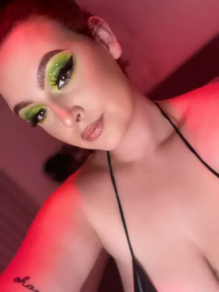 I do big makeup looks in the hopes it gets ruined 💦 I do big makeup looks in the hopes it gets ruined 💦
