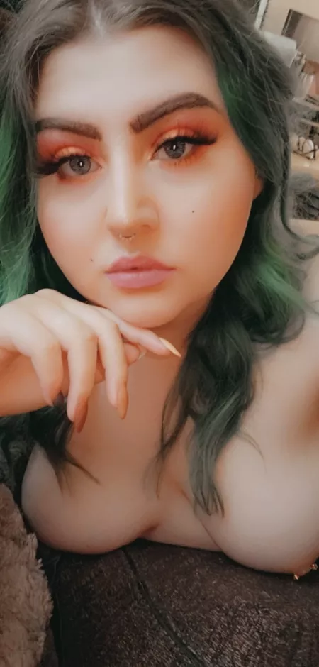 I do my own nails so they're different all the time!! Insatiablytoxic on all platforms ?