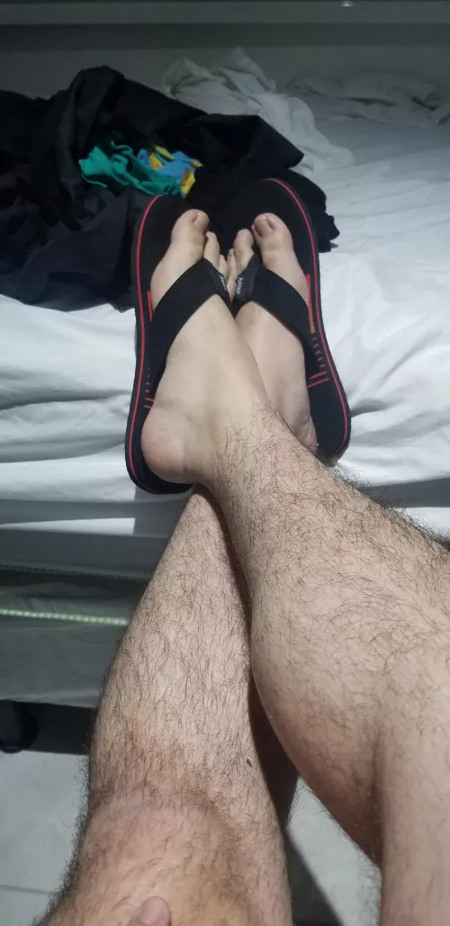 I don't actually like my feet, but since I'm really into other guys' feet, why not share also, right?