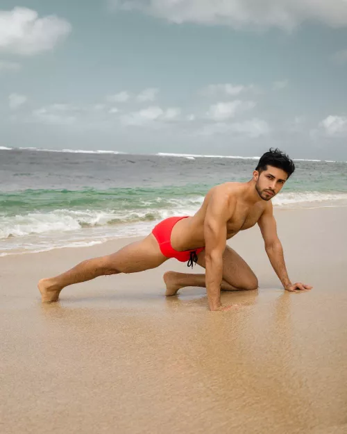 I donāt know why but feeling the sand on my skin make me feel horny š„µ