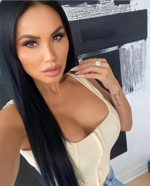 I don’t know YOUR definition of what a bimbo is but she’s a bimbo to me.