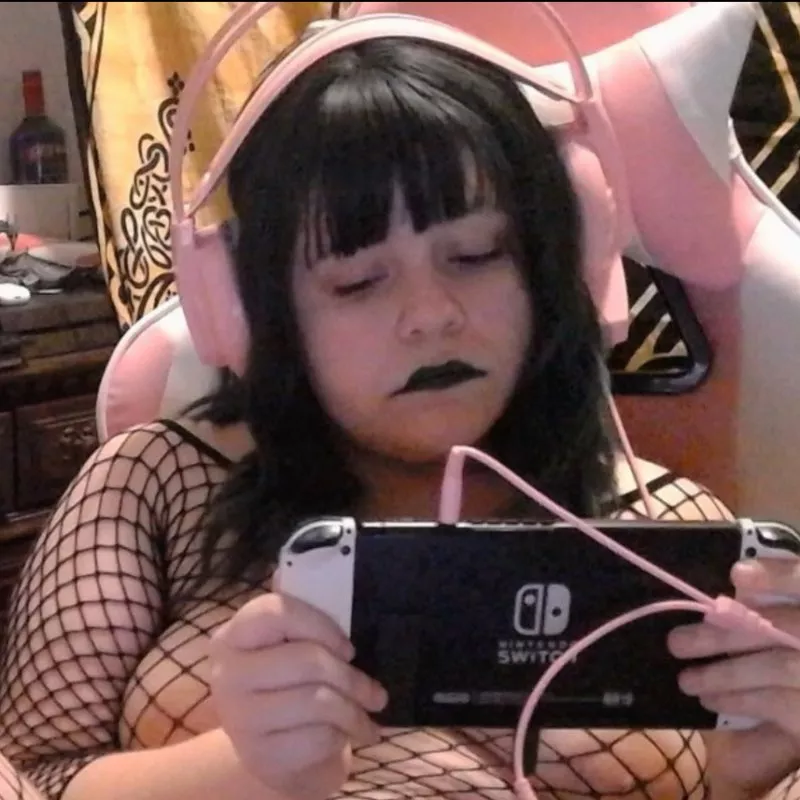 I don't play a lot of multiplayer games, but does anybody want to add me on Switch? Please clarify if that's why you're messaging me! :3