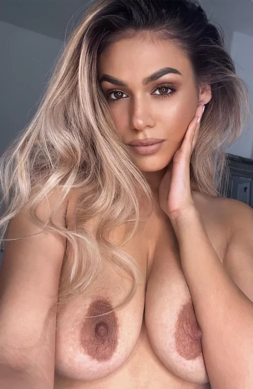 I donβt usually show my face like this, hope you like!