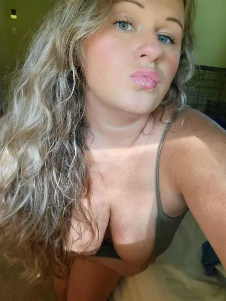 I don't want summer to end. I love showing off my natural mom tits! I don't want summer to end. I love showing off my natural mom tits!