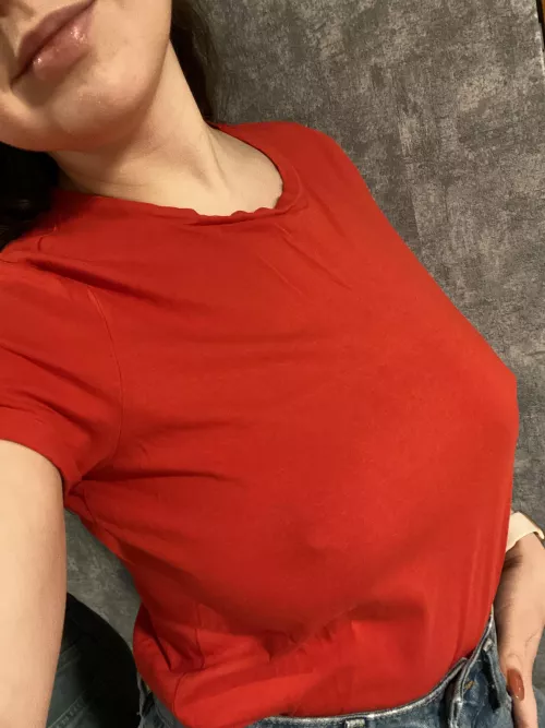 I don’t wear bra at home [oc]