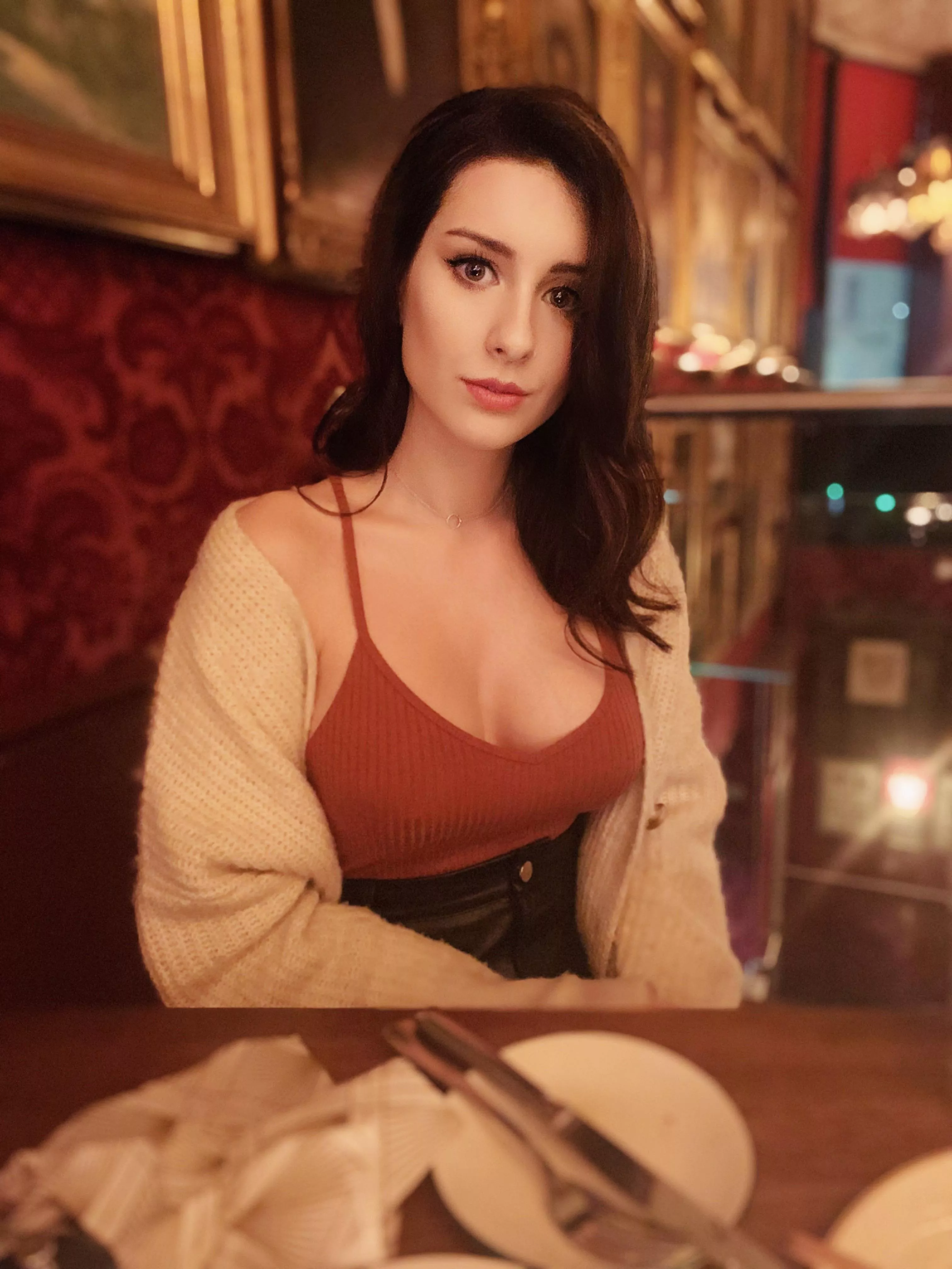 I [f27] love it when guys stare