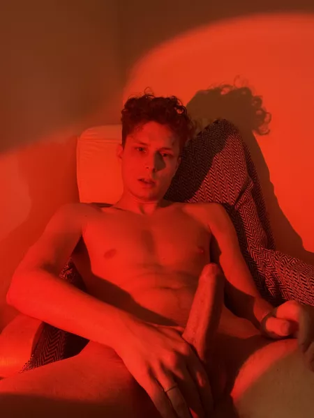 I fancy fucking in this lighting! π