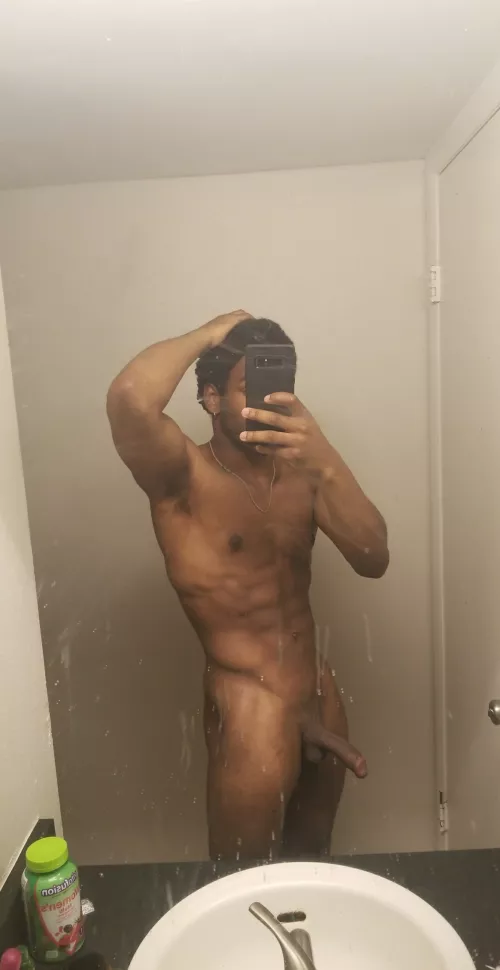 I fantasize about an obedient sissy making my bbc hard 😋