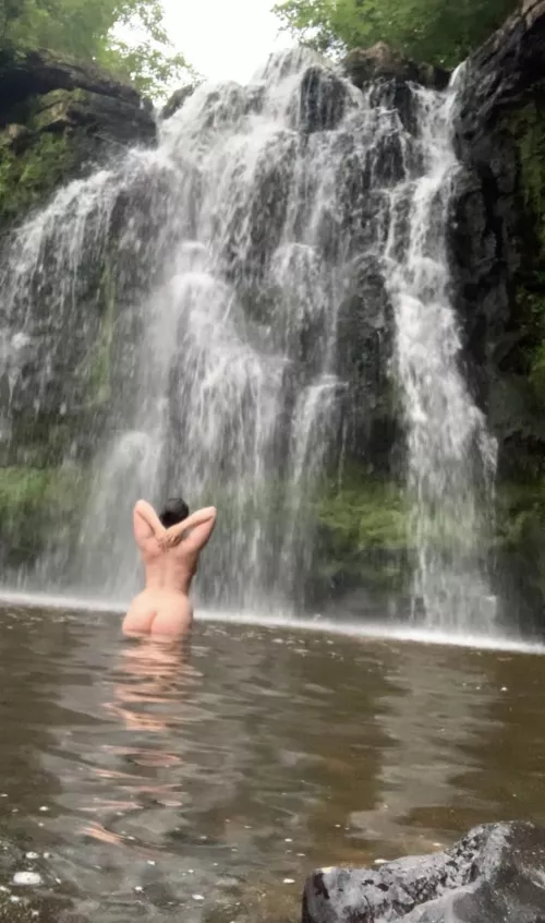 I feel so lucky having this on my doorstep, scotland is magical. I’m shocked I haven’t been spotted whilst naked yet! I feel so lucky having this on my doorstep, scotland is magical. I’m shocked I haven’t been spotted whilst naked yet!