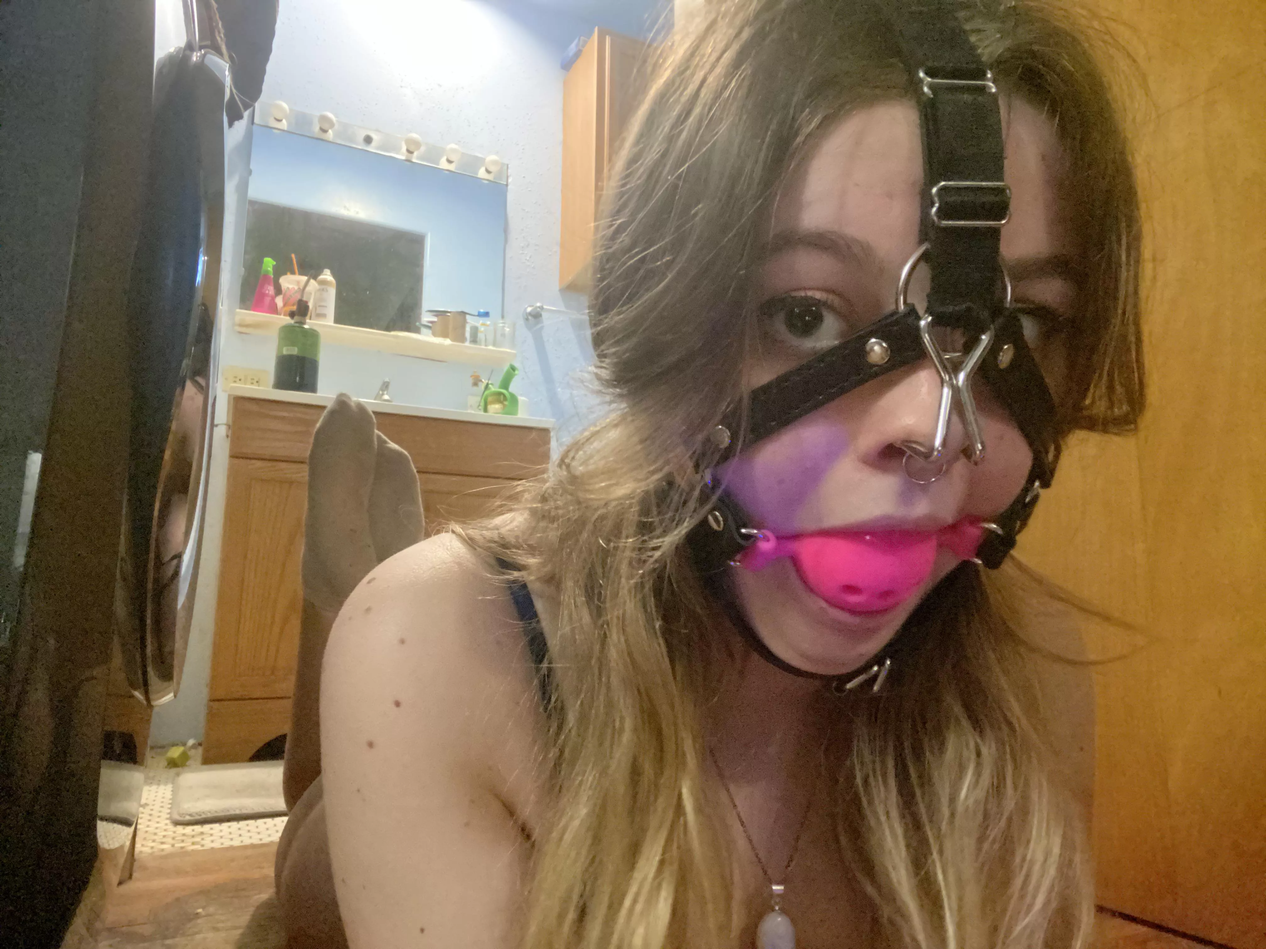 i feel so pretty with my gag.. but i need your input ? [F]