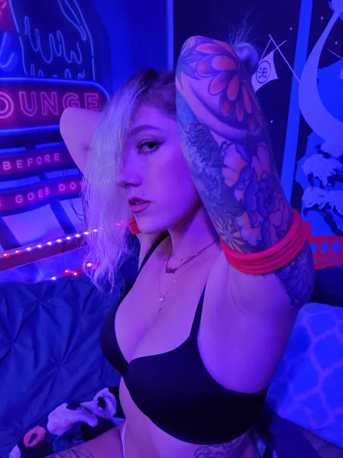 i feel so vulnerable when you tie me up