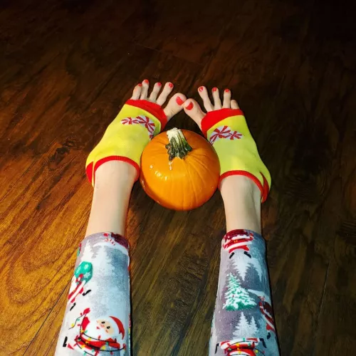 I figured since you were all nice I'd do a Halloween picture :)) I figured since you were all nice I'd do a Halloween picture :))