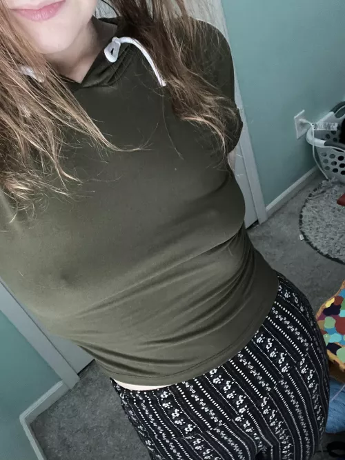 I forgot this shirt was so thin π¬