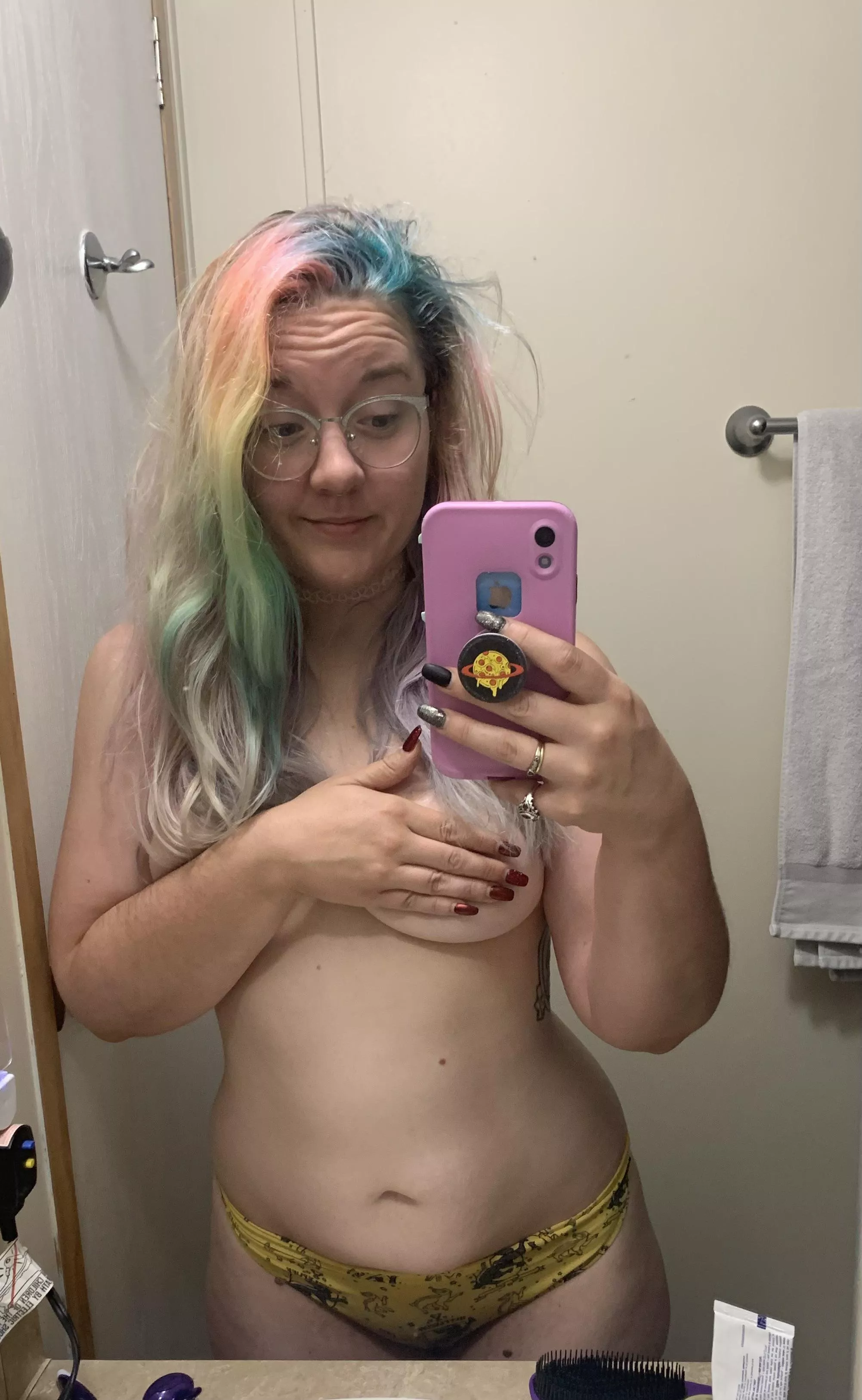 I forgot to put my hair up before I went to bed 😂🤦‍♀️