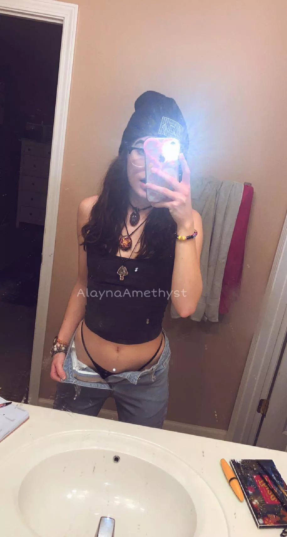 I get horny when i'm high (i'm always high)