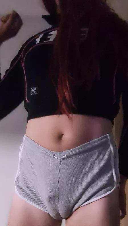 I get some odd looks at the gym. Can't think why π€