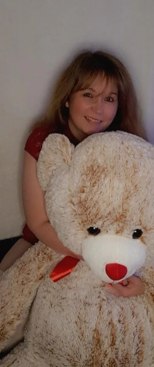 I got a new cuddle buddies. His name is Ryd-her.