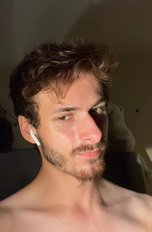 i got my haircut since posting last and didnโt like it, so i waited for it to grow out, howdy i got my haircut since posting last and didnโt like it, so i waited for it to grow out, howdy