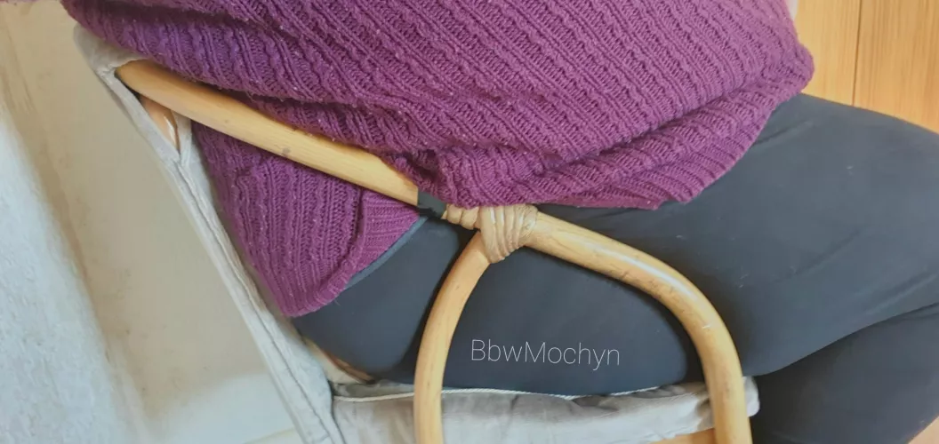 I got so stuck, I actually had to be pulled out of this chair ๐ฅต๐ท I'm becoming such a fat piggy I got so stuck, I actually had to be pulled out of this chair ๐ฅต๐ท I'm becoming such a fat piggy