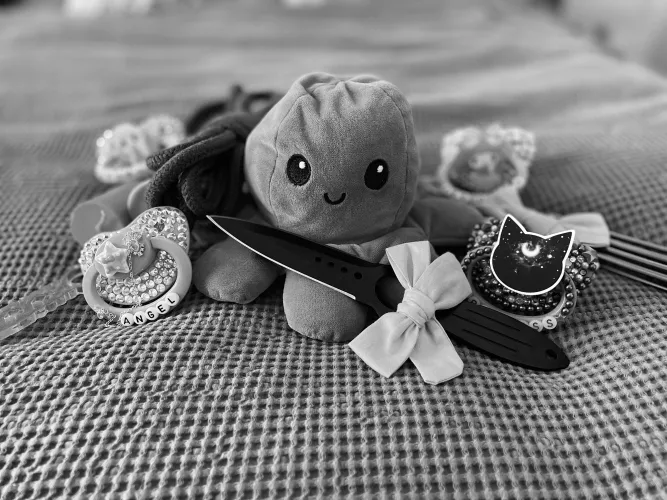 I got to writes about dark age play in our group today. Not one of my kinks specifically but I took this pic and thoughts it was kinda coot