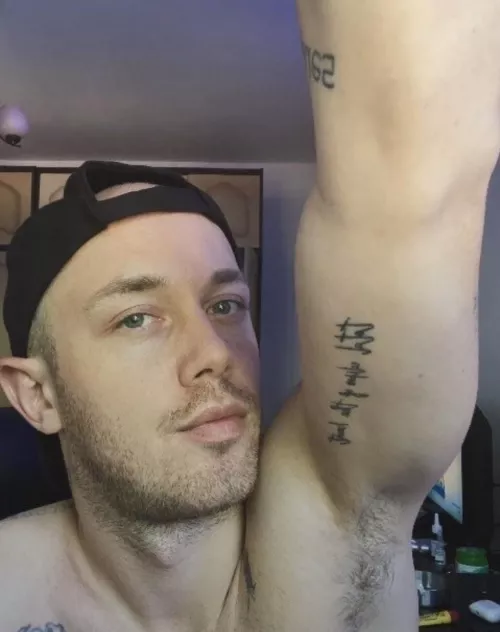 i happen to think i'm a lot of fun, but i also have this nsfw, explicit, uncensored side of me that i love to explore - and it would be dope if you would care to join me along the way 🐽🐽🐽