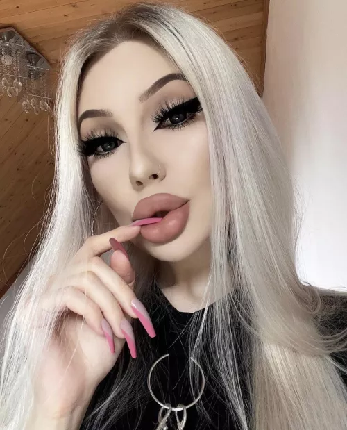 I have a doll face and evil heartπ I have a doll face and evil heartπ