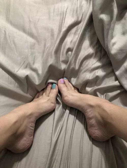 I have a hangover. Can someone cum rub my feet for me?🥰