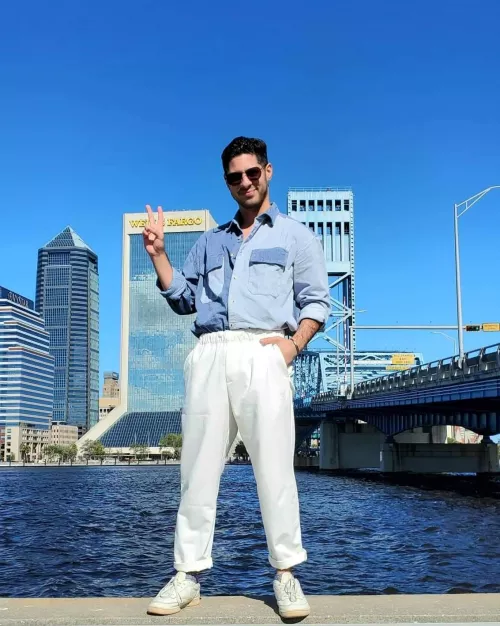 I have a lot of big changes going on in my life right now and I'm sure a lot of you do too, so sending you all some good vibes on this Tuesday afternoon. Whatever you're going through today, you got this 😊